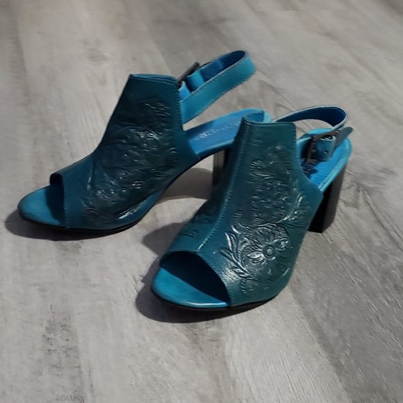 Roper Shoes - Roper burnished turquoise tooled sandals